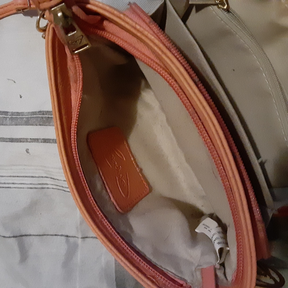 Purse - Picture 3 of 3
